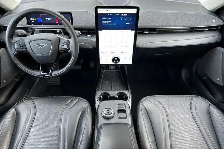 $26518 : Ford Mustang Mach-E 2023 Pre image 5