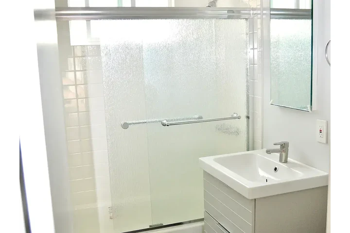$1450 : Available 1Bedroom Apt in LA image 9
