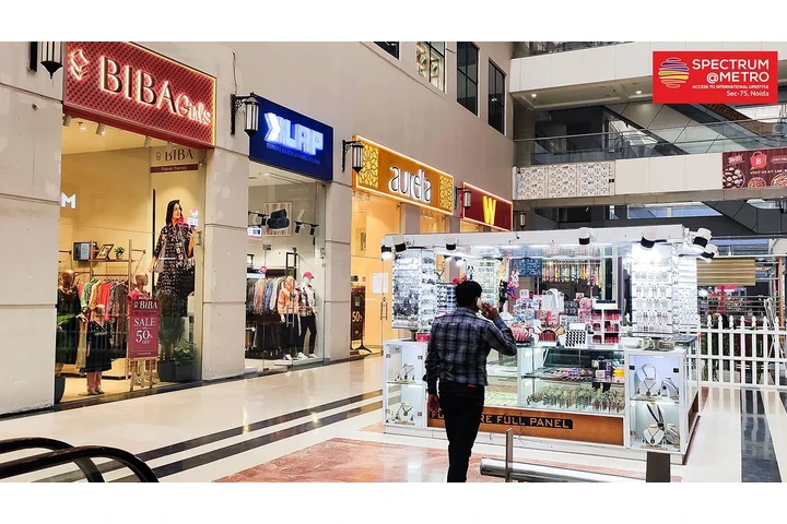 Prime Shopping Experience at S image 2