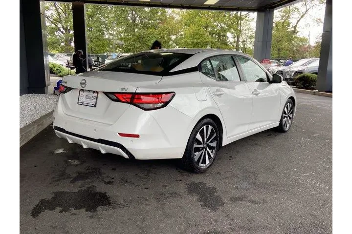 Nissan Sentra 2022 SV 4dr Se image 5