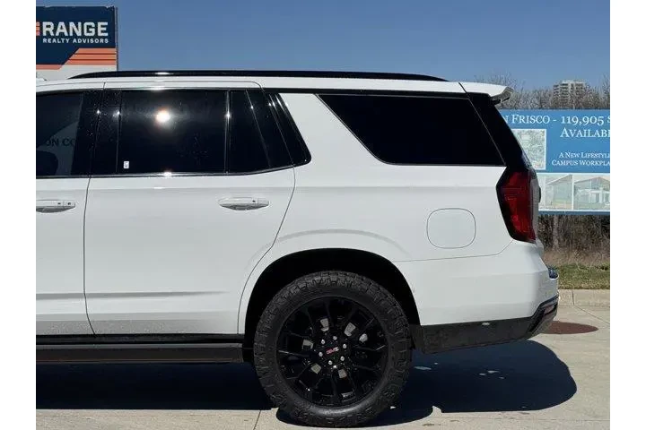 GMC Yukon 2023 4x4 AT4 4dr S image 5
