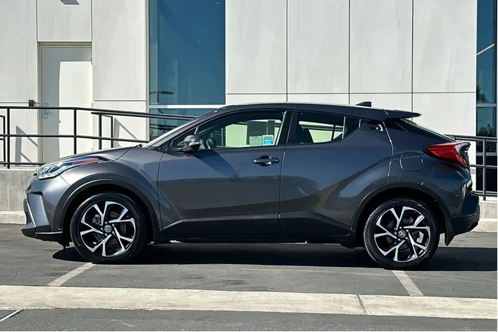 $21900 : Toyota C-HR 2022 XLE 4dr Cro image 6