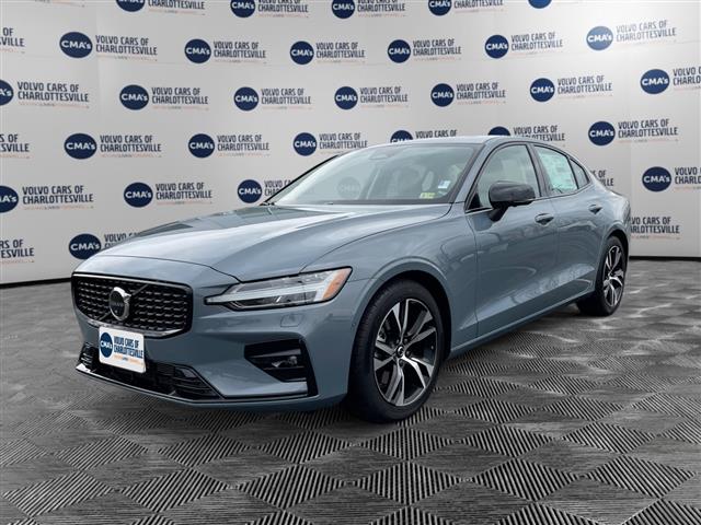 $50325 : PRE-OWNED 2024 VOLVO S60 B5 P image 1