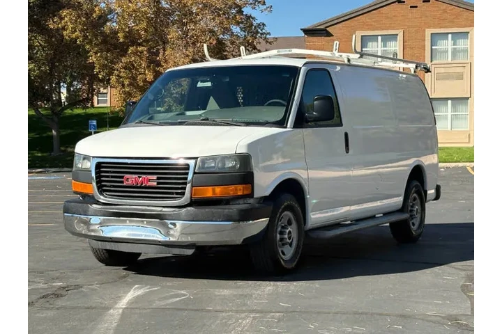 $10900 : 2015 GMC Savana 2500 image 3