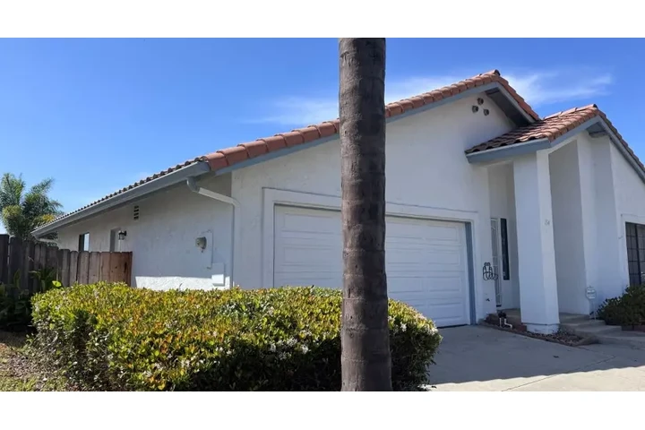 $2800 : beautiful 3-bedroom 2-bathroom image 3