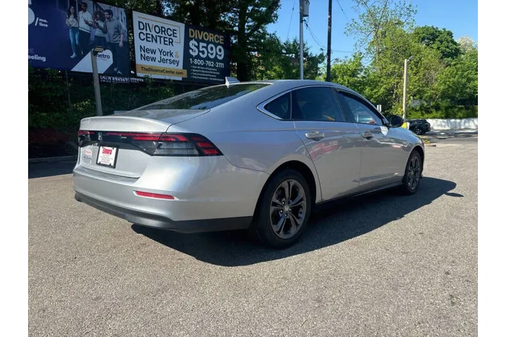 2023 Accord EX image 7