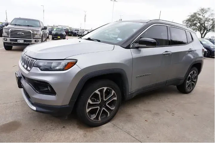 $24588 : Jeep Compass 2022 4x4 Limite image 3