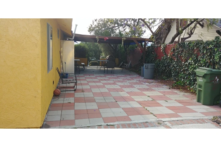 $1100 : Se Renta Cuarto Echo Park image 2