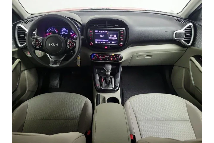 $15998 : Kia Soul 2022 LX 4dr Crossov image 9