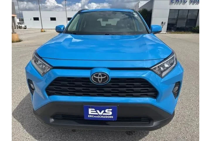$31987 : Toyota RAV4 2021 AWD XLE Pre image 8