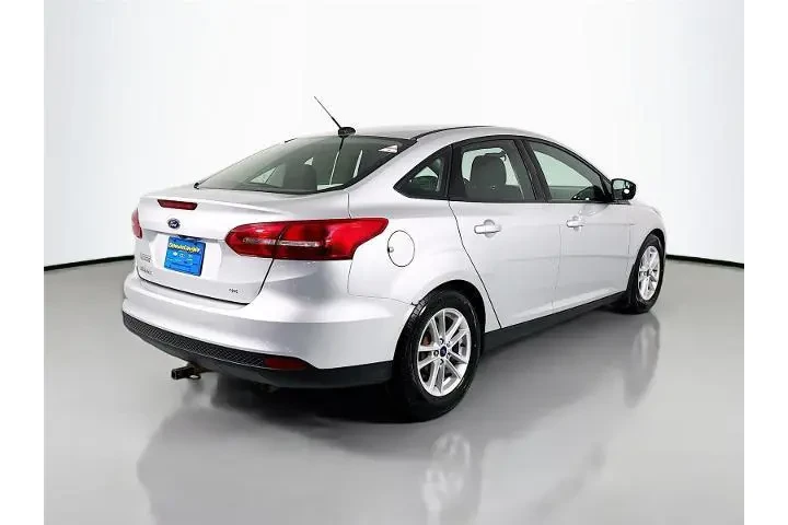 $11752 : Ford Focus 2017 SE 4dr Sedan image 7