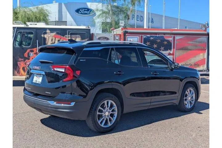 GMC Terrain 2024 AWD SLT 4dr image 5