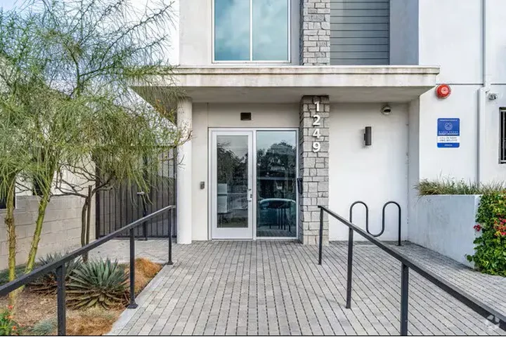 $2695 : $2,695 - 2 Bedroom 2 Bathroom image 9