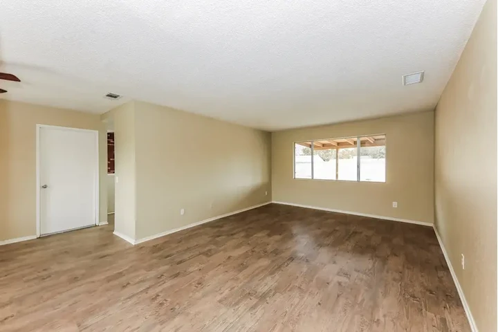 $2100 : Charming 3-Bedroom Home image 1