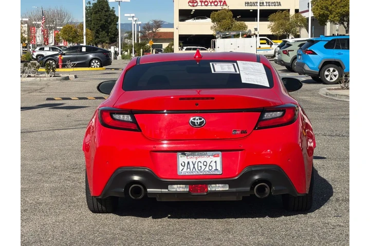 $27771 : Toyota GR86 2022 2dr Coupe 6 image 4