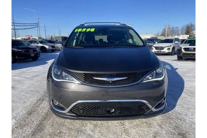 $18398 : 2018 Pacifica Limited image 3