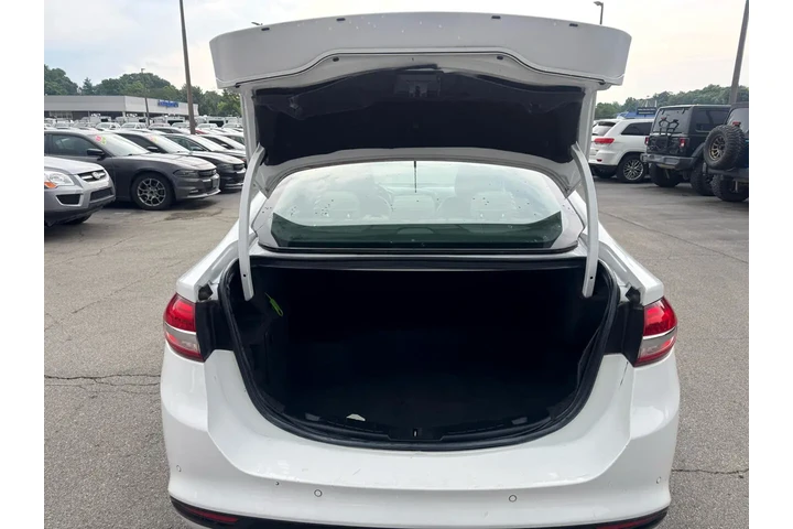 $9980 : 2018 Fusion Hybrid Titanium F image 10