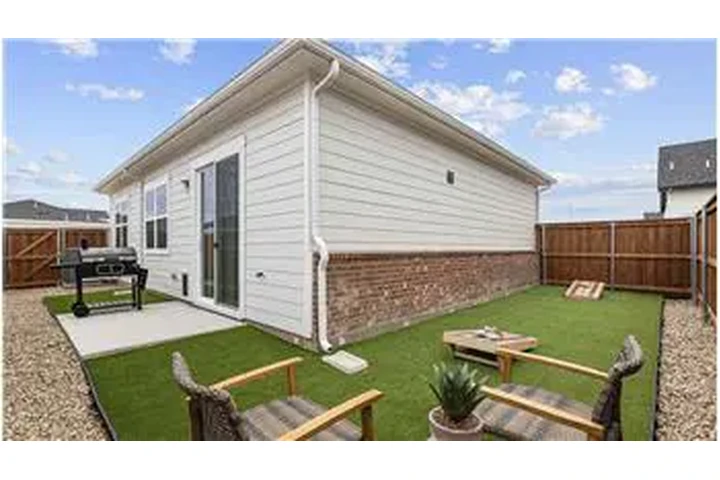 $1448 : Rental property with 1 bedro image 2