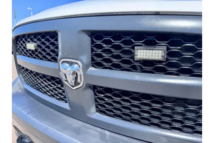 $12950 : 2017 1500 QUAD CAB image 9