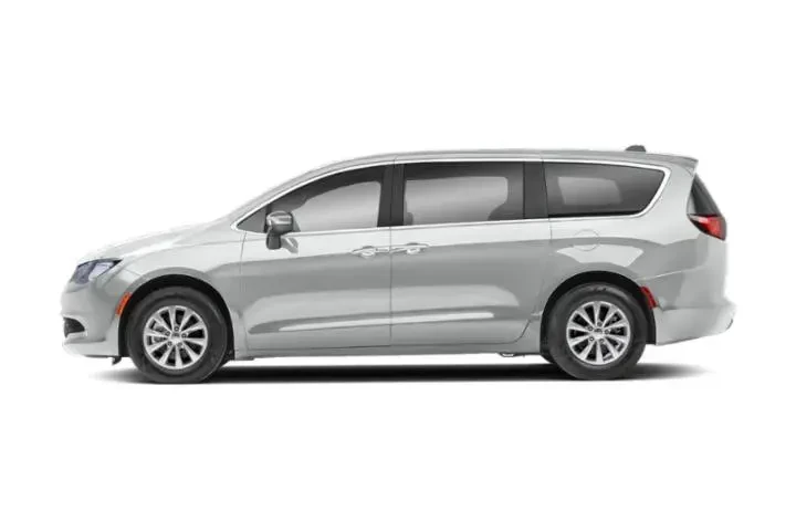 $17993 : Chrysler Voyager 2021 LXi 4d image 2