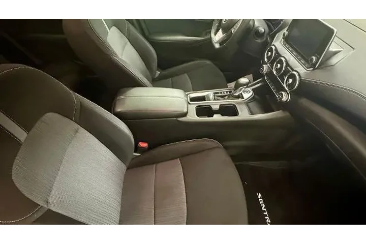 $15168 : Nissan Sentra 2021 SV 4dr Se image 10