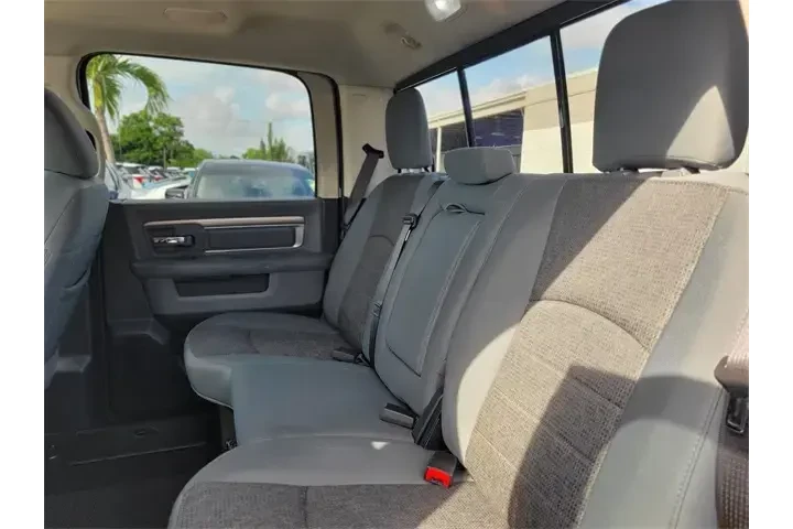 $18991 : Ram 1500 2018 4x2 SLT 4dr Cr image 8