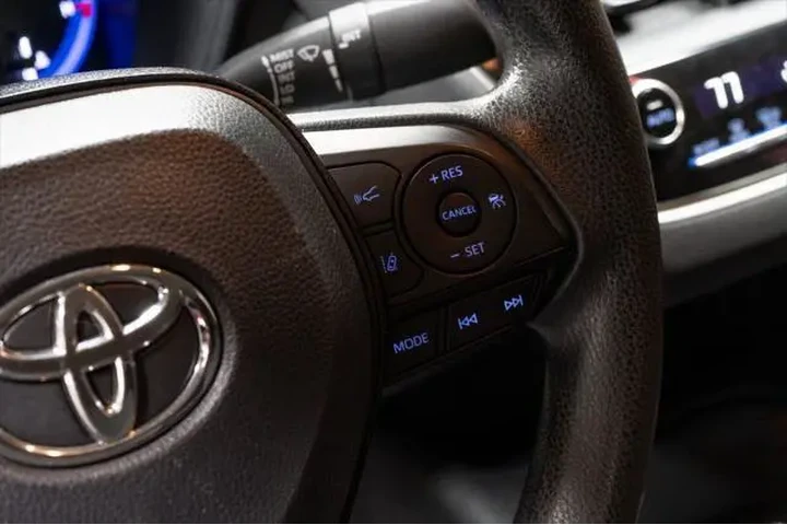 $14700 : Toyota Corolla Hybrid 2020 L image 4