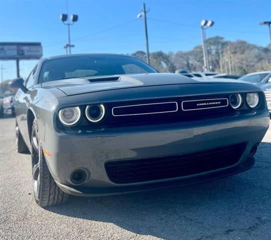 2018 Challenger SXT image 5