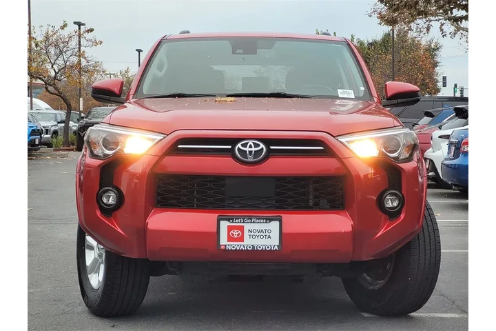 $27499 : Silver Certified2021 4Runner image 2
