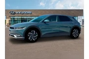 $23990 : Hyundai IONIQ 5 2024 SE 4dr thumbnail