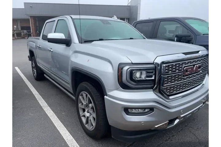 $36992 : GMC Sierra 1500 2018 4x4 Den image 2