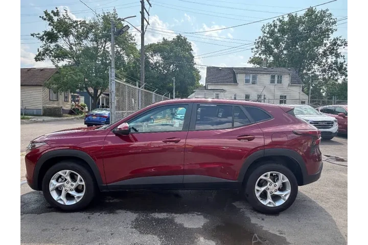$25995 : 2024 Trax LS image 5