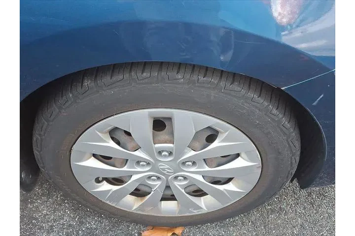 $12533 : Hyundai ELANTRA GT 2016 4dr image 7