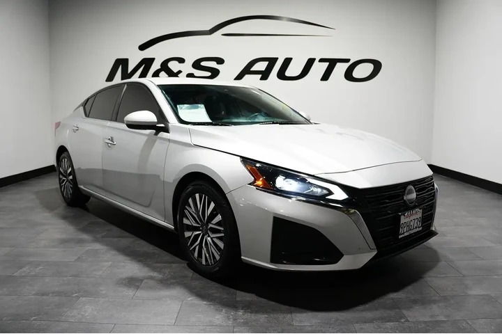 $17837 : 2023 Altima image 8