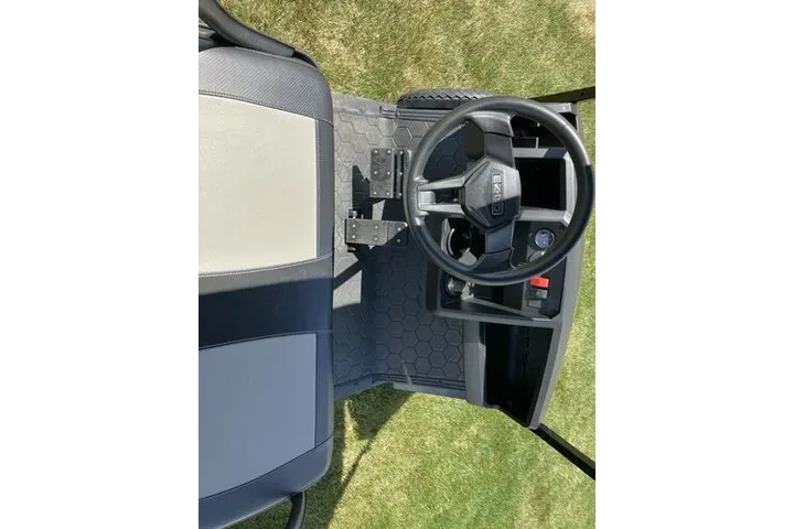 $15895 : 6 passenger golf cart gas engi image 7