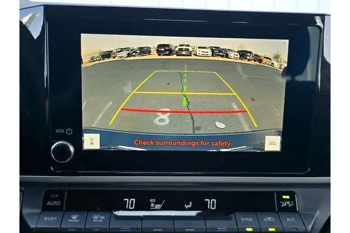 $27900 : Toyota Camry 2025 SE 4dr Sed image 9