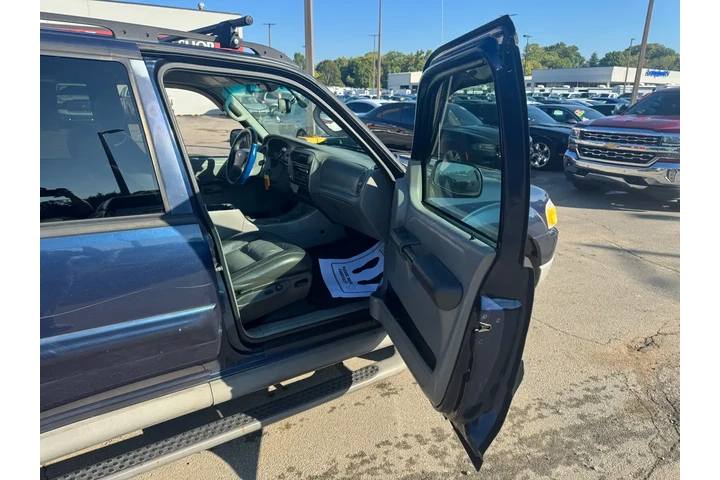 $4450 : 2003 Explorer Sport Trac 4dr image 8