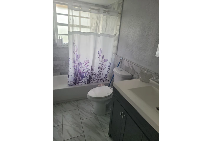 $900 : Rento habitacion Amueblada . image 4