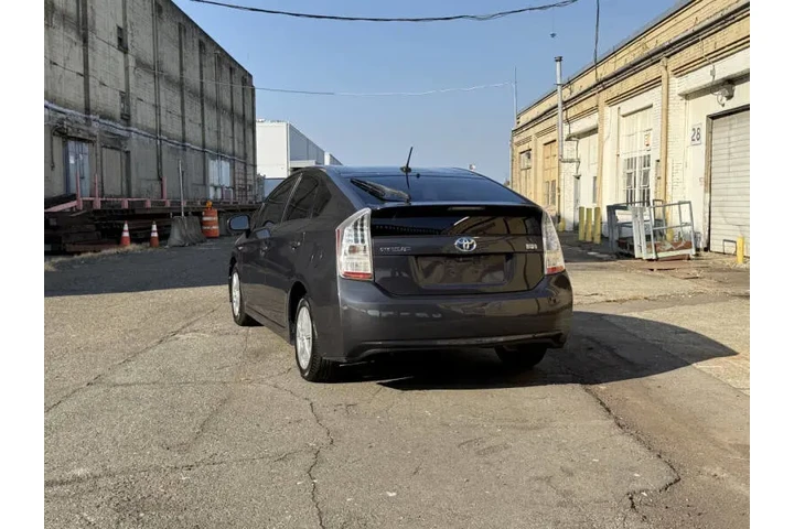 $12988 : 2010 Prius III image 9