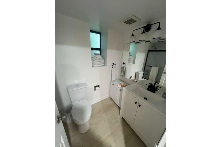 $1000 : Aventura Habitacion image 1