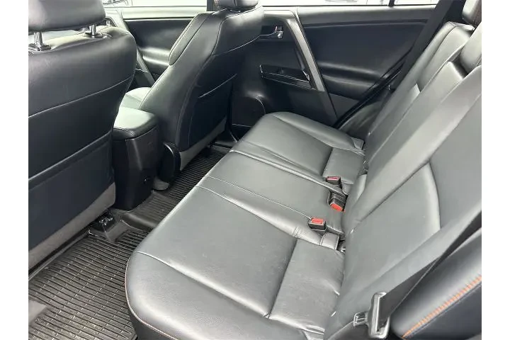 $15898 : Toyota RAV4 2017 AWD SE 4dr image 8