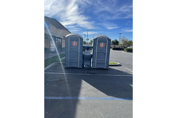 JDS PORTABLES TOILETS image 1