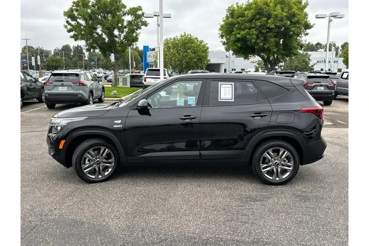 $18470 : Kia Seltos 2023 AWD LX 4dr S image 8