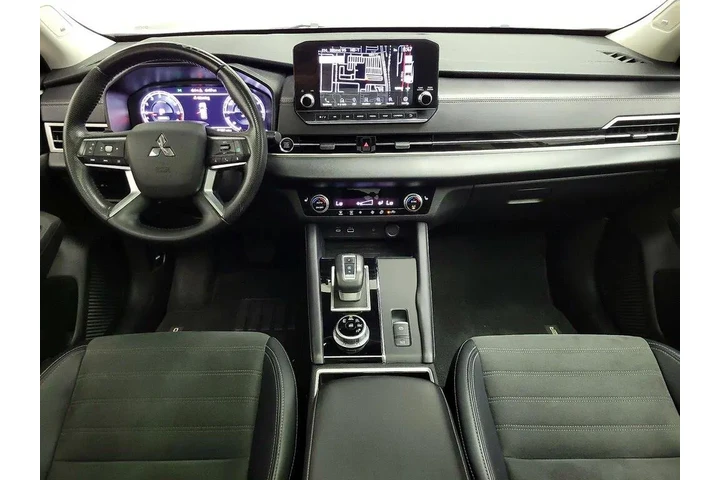 $27998 : Mitsubishi Outlander 2024 SE image 9
