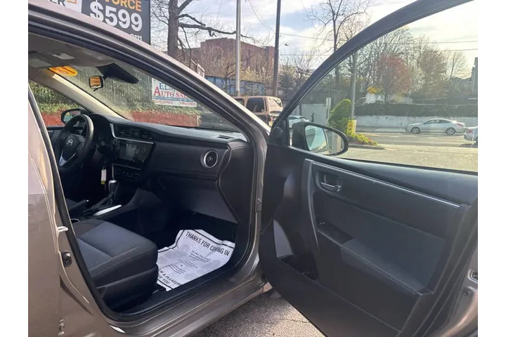 $11499 : 2018 Corolla LE image 8