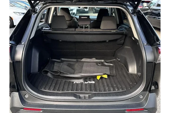 $22995 : Toyota RAV4 2022 AWD XLE 4dr image 9