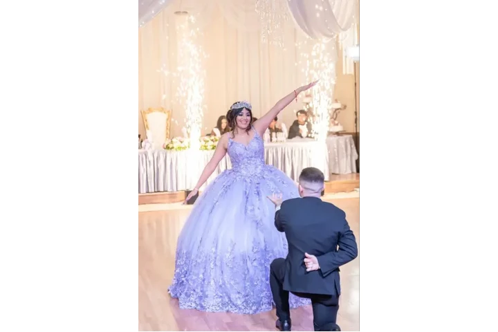 BONITO SALON EN VAN NUYS image 6