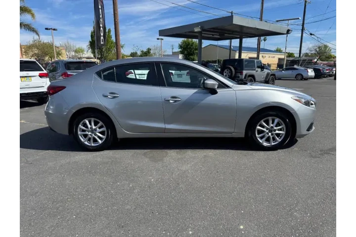 $12998 : 2016 MAZDA3 i Sport image 9