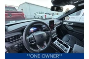 $37998 : Ford Explorer 2022 AWD ST 4d thumbnail