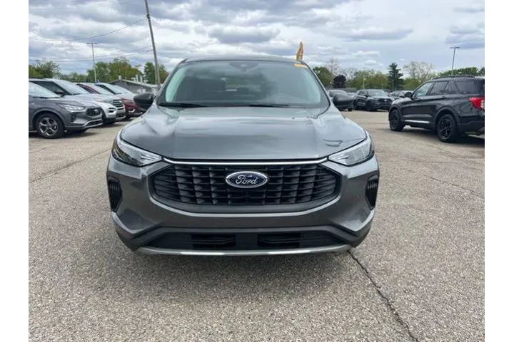 $23547 : Ford Escape 2024 AWD Active image 2